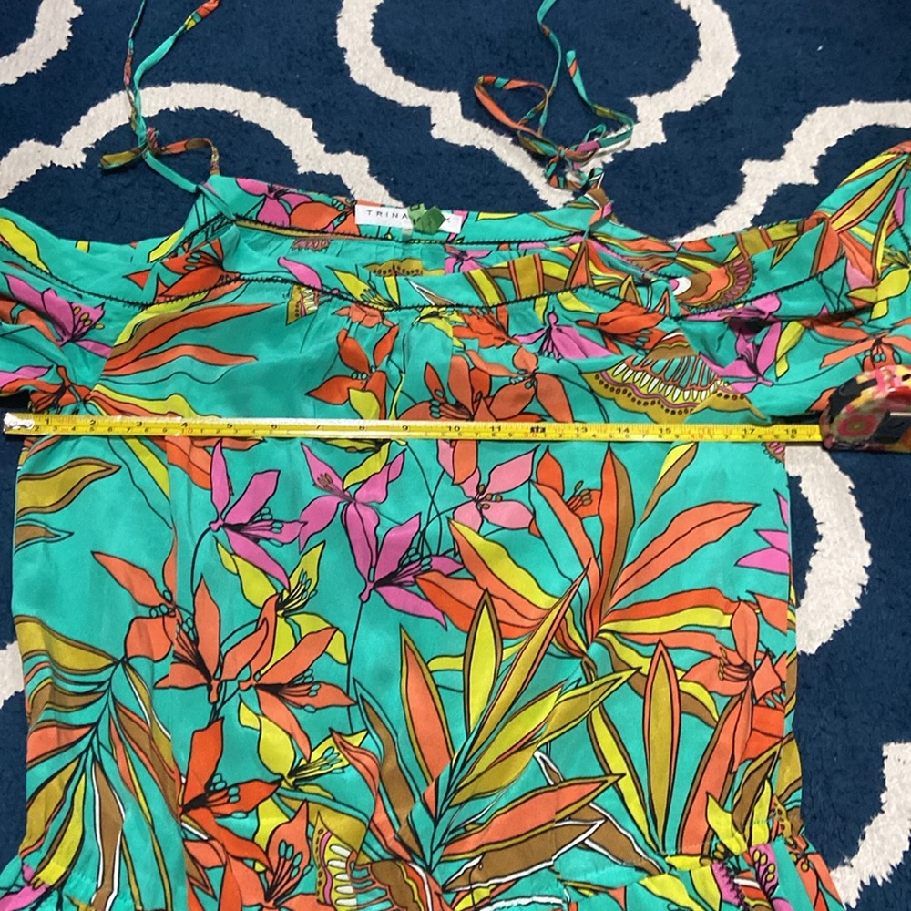 🌺 Trina Turk Women's Affable Papillion Palm Print Cold Shoulder Romper - Picture 7 of 10